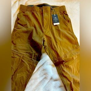 New Alpine Design jogger pants. Size Large. Olive Green